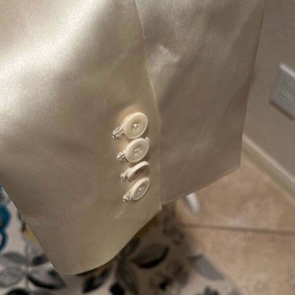 Helsa Womens M Oversized Blazer Jacket White Satin Minimalist Contemporary Chic - Picture 5 of 12